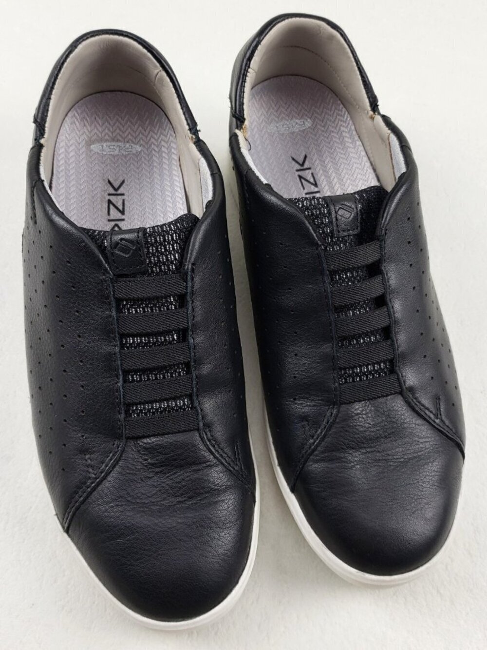 Kizik Miami Hands Free Sneaker Womens 8 Black Leather Casual Slip On Shoe